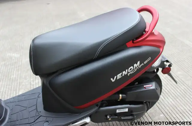 NEW 49CC SCOOTER | STREET LEGAL | VENOM ROMA | MOPED MOTORCYCLE in Scooters & Pocket Bikes in Québec City - Image 14