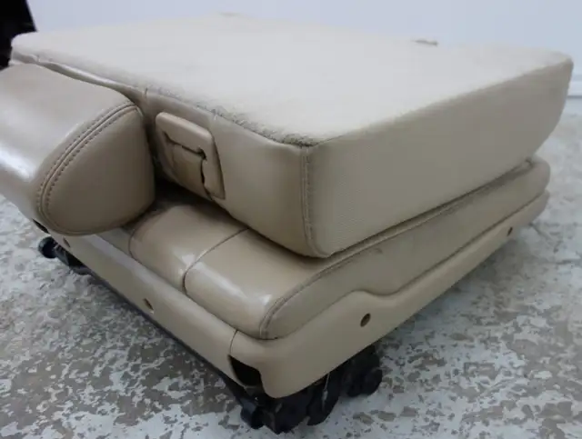 Chev Truck Cadillac Escalade Third Row Seats 3rd Yukon Tahoe 10 in Other Parts & Accessories in St. Catharines - Image 7