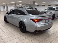 Built on Toyotas long-standing reputation for dependable full-size sedans, the 2019 Toyota Avalon XS... (image 3)