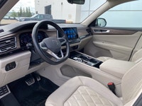 CLEAN CARFAX ONE OWNER, Heated and Cooled Frotn Seats, 360 Camera, PANORAMIC SUNROOF, Power Tailgate... (image 8)