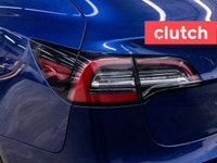 NO ACCIDENTS / CLEAN CARFAX / Climate Control, Touchscreen Display, GPS Navigation and more! Clutch... (image 9)