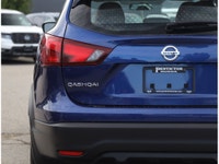 2018 NISSAN QASHQAI S - NO ACCIDENTS - ONE OWNER- BC VEHICLE - BACKUP CAMERA - HEATED FRONT SEATS -... (image 8)