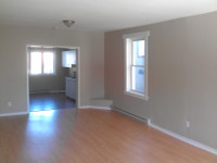 CLOSE TO THE MARINA FOR OCTOBER 15th - 3 bedrooms in Aylmer