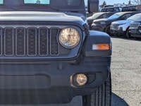 This Jeep Wrangler has a strong Regular Unleaded V-6 3.6 L/220 engine powering this Automatic transm... (image 9)