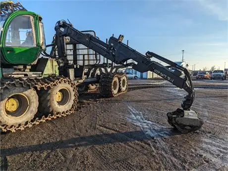 2014 JOHN DEERE 1910E FORWARDER  Cash/ trade/ lease to own term in Heavy Equipment in Fort St. John - Image 5