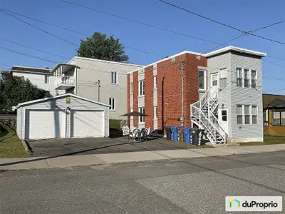Traduction automatique Magnifique duplex en brique, très bien entretenu et bien situé à Shawinigan,...
