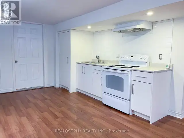BSMT - 95 ROYAL YORK ROAD Toronto (Mimico), Ontario in Long Term Rentals in Mississauga / Peel Region - Image 3