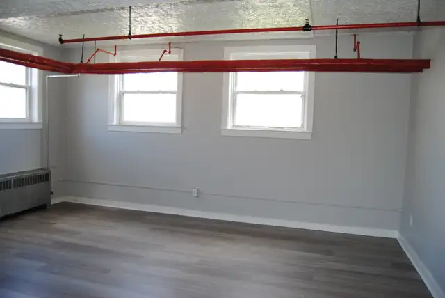 Beautiful Historic Building in Long Term Rentals in Bedford - Image 3