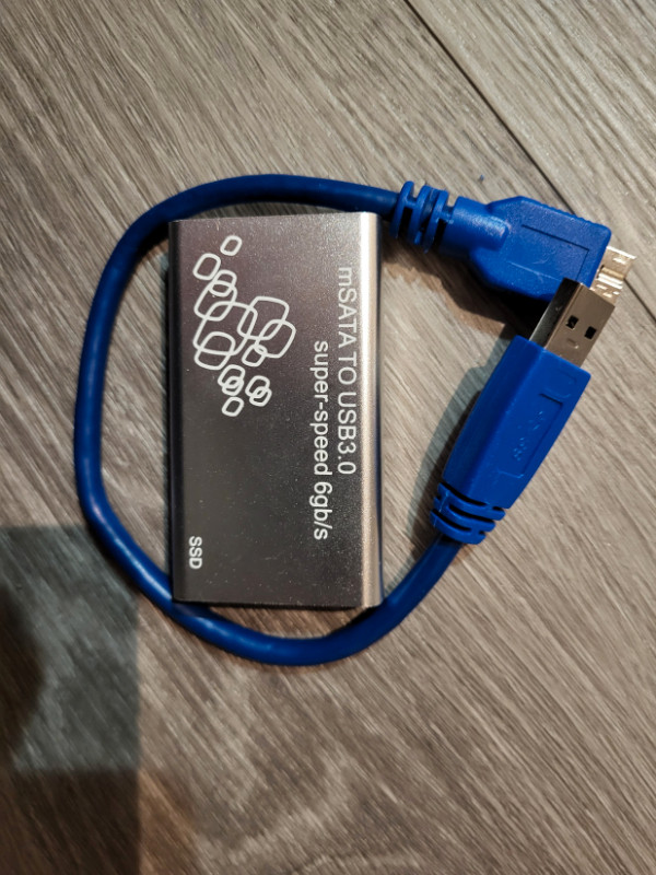 32 GB SSD Card Reader in Flash Memory & USB Sticks in Ottawa