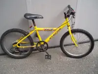 CHILD'S  BIKE  --  FOR  AN  8 - 12  YEAR  OLD