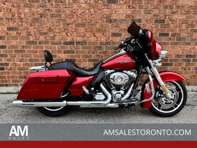 Beautiful Canadian Street Glide with Screamin' Eagle pipes, 103ci, 6-speed, detachable passenger bac...