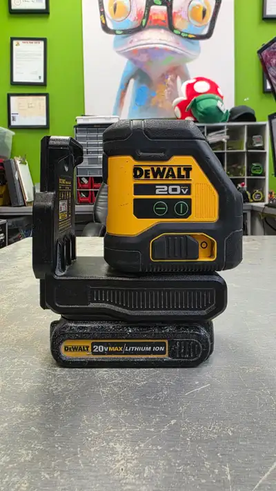 DEWALT 20v Green Cross Line Laser Level - DCLE34021, View more