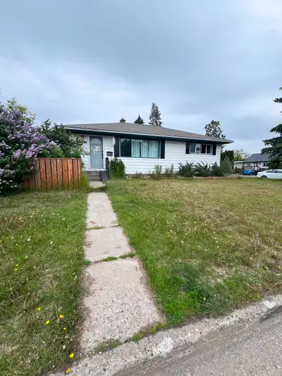 Unfurnished 4 bed, 2 bath house for rent (Prince George)