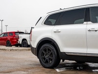 Welcome to Barrie Dodge Chrysler Jeep. CARFAX Canada No Reported Accidents This vehicle is certified... (image 9)