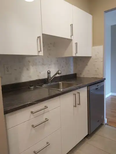 1 Bedroom Apartment for Rent - 221 Seventh Street