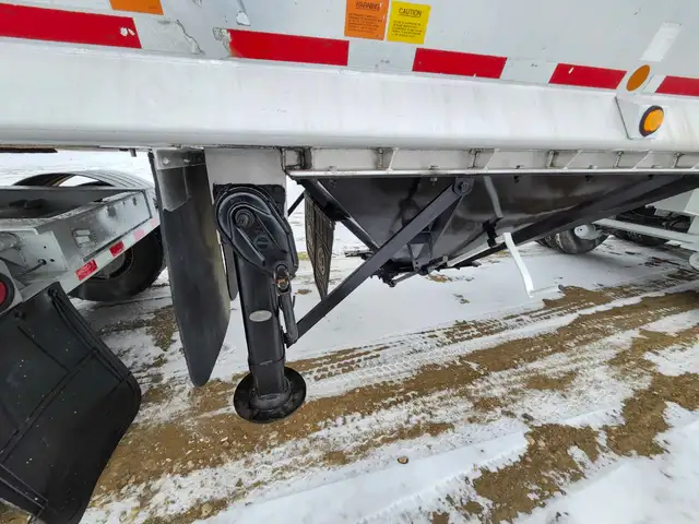 2002 Beall Super B-Train Hopper/Grain/Tri-Tri axles in Heavy Equipment in Barrie - Image 30