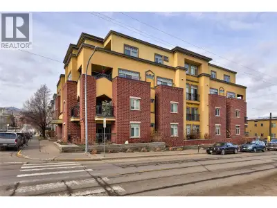 A rare offering! This top-floor corner unit, facing northeast, is available from its second owner. C...