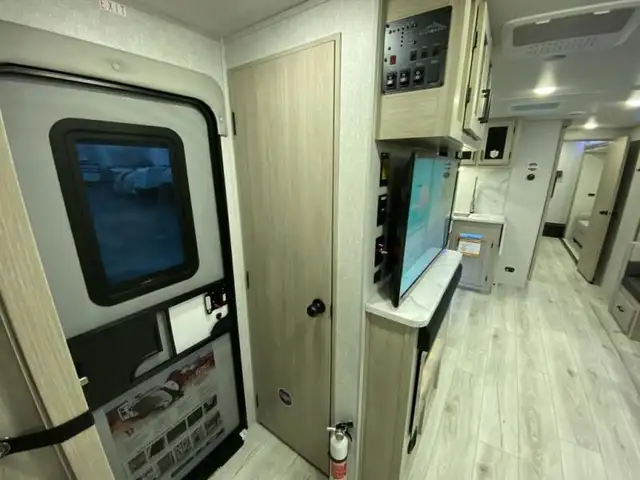 2025 EAST TO WEST Alta 3150KBH in Travel Trailers & Campers in Bedford - Image 29