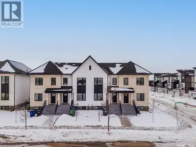 Welcome to 241 Feheregyhazi Boulevard in desirable Aspen Ridge! This stylish and fully developed tow...