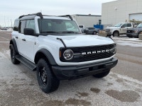 HARD TOP! TRAILER TOW PACKAGE! HEATED VINYL FRONT SEATS! REMOTE START! 12" TOUCHSCREEN WITH APPLE CA... (image 6)