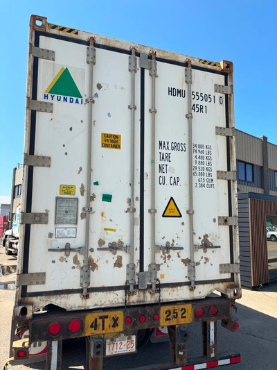 FOR SALE: Alberta Non-working 40' Reefer Containers – Rugged, Reliable, and Ready for Reuse! ❄️ CALL...