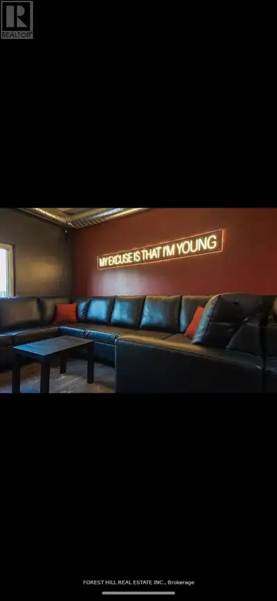 VERY SUCCESSFUL Turnkey Restaurant Business For Sale In Streetsville Mississauga Operating For 11+ Y...