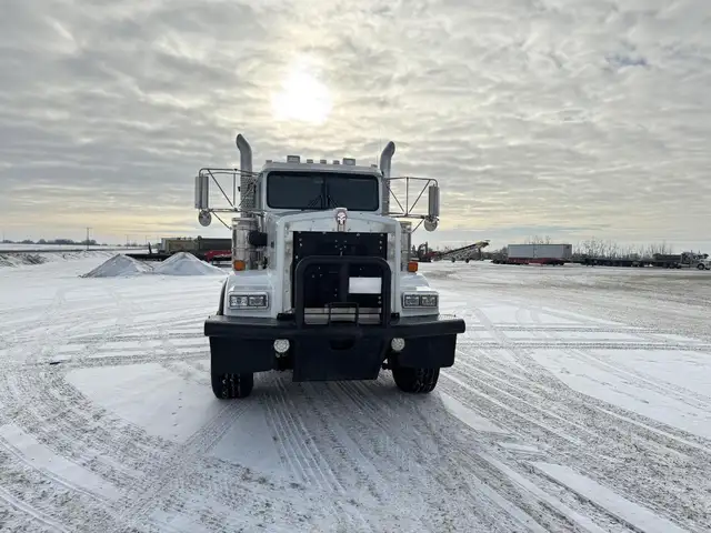 2009 KENWORTH C500 in Heavy Trucks in Saskatoon - Image 4