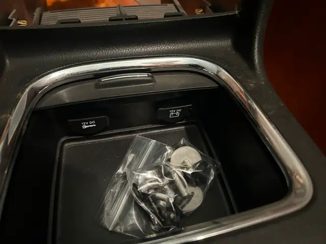 Siège électrique Pacifica 2022 in Other Parts & Accessories in Drummondville - Image 10