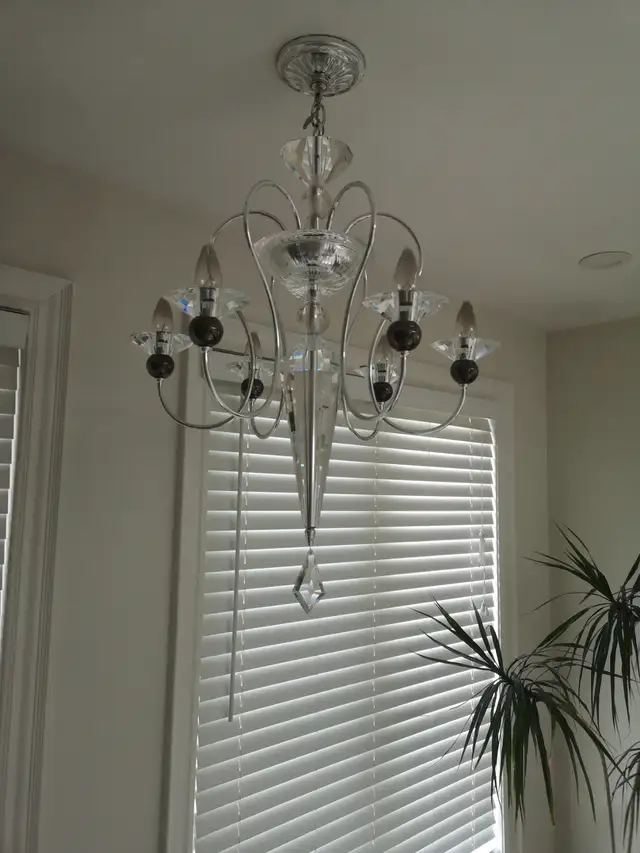 SCHONBEK Rhiannon chandelier choice of colour crystals. in Indoor Lighting & Fans in Markham / York Region - Image 5