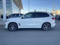 2022 BMW X5 xDrive40i Alpine White M SPORT PACKAGE PREMIUM ESSENTIAL PACKAGE TOW HITCH Coffee w/Exte... (image 4)