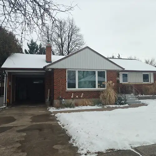 Make this well-located, bright and spacious lower unit your new home! Property Overview Located in G...