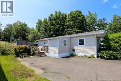 Welcome to 425 Kingsley Road a well-maintained and affordable mini home offering comfort, privacy, a...