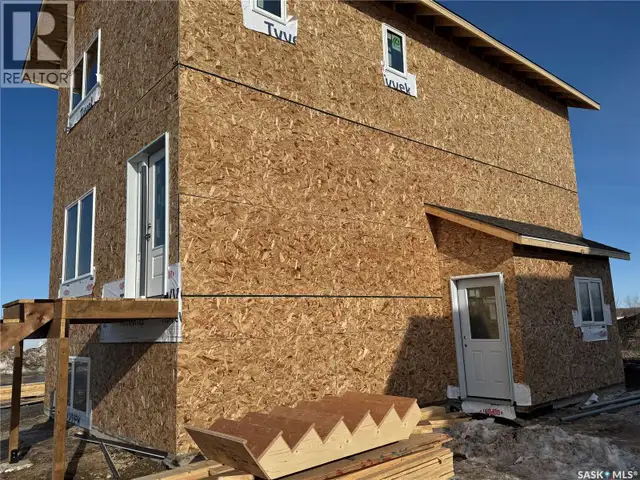 13 Clement ROAD Lanigan, Saskatchewan in Houses for Sale in Saskatoon - Image 5