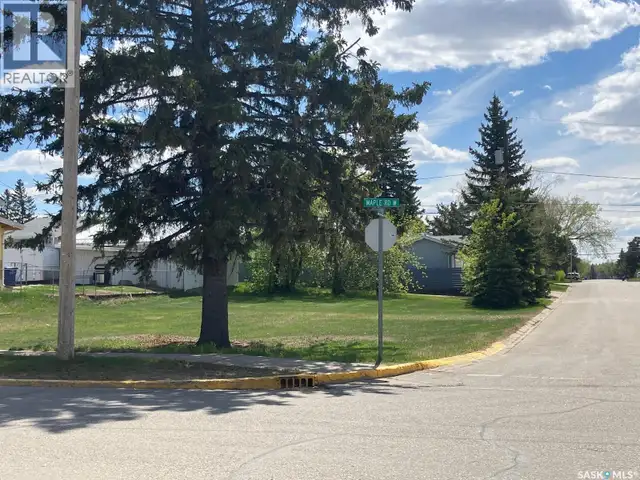 622 Maple ROAD W Nipawin, Saskatchewan in Land for Sale in Nipawin - Image 4