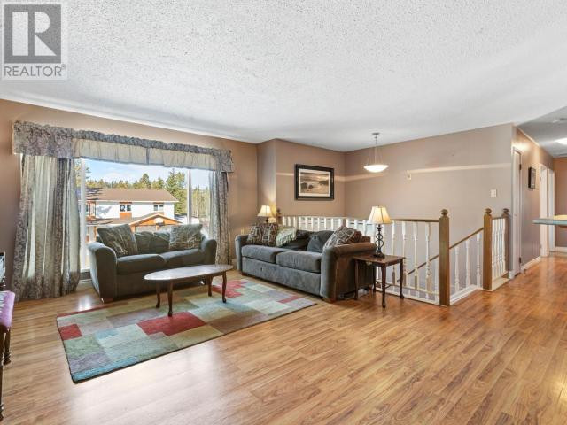 6 BELL CRESCENT Whitehorse, Yukon in Houses for Sale in Whitehorse - Image 3