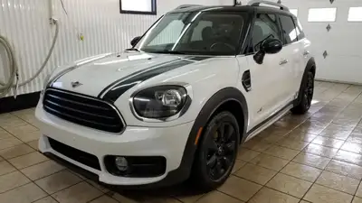 Le MINI Countryman Cooper ALL4 automatique cuir topit pano 2019, offert par Girard Autos à Trois-Riv...