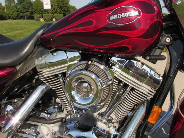 2002 Harley-Davidson FLHRSE - CVO Road King in Sport Touring in Leamington - Image 10