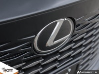 Basic Info: - Body: SUV - Mileage: 28,664 kms - Interior: Peppercorn Premium Leather - Exterior: Cav... (image 8)