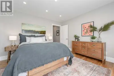 26 LEYTON AVENUE Toronto (Oakridge), Ontario