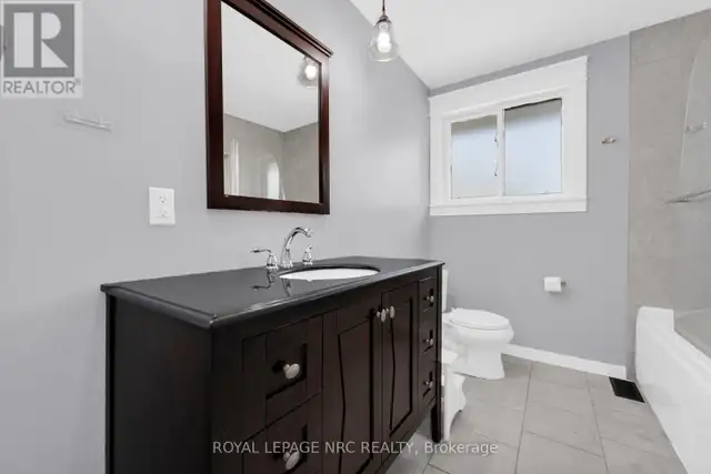 725 PARKDALE AVENUE Fort Erie (Crescent Park), Ontario in Houses for Sale in St. Catharines - Image 19