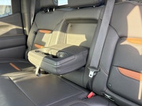 Experience the perfect blend of rugged capability and modern sophistication with the 2021 GMC Sierra... (image 8)
