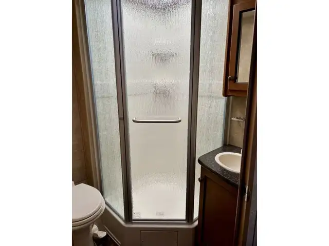 2013 Holiday Rambler Aluma-Lite Ultra Edition 268RBS in Travel Trailers & Campers in Penticton - Image 10