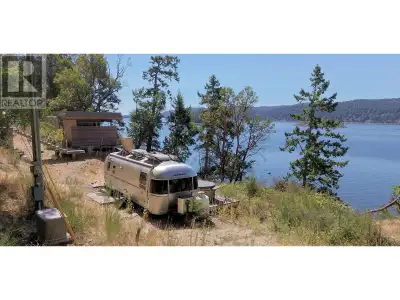 Here's an opportunity to build your dream on beautiful Salt Spring Island! This sunny South facing 2...