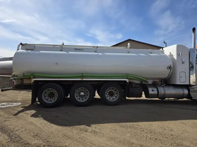 2015 KENWORTH T800 in Heavy Trucks in Kamloops - Image 34