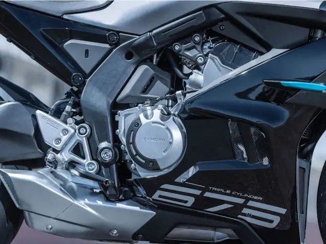 2025 CFMOTO 675SS in Sport Bikes in Winnipeg - Image 4