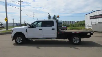 2017 FORD F-350 XLT CREW CAB FLATDECK GAS New Arrival...... - V8 6.2 L GAS Engine - Automatic Transm...