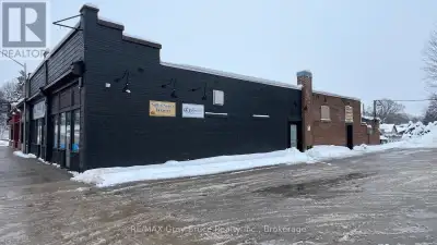 Updated Commercial space, centrally located between Saugeen Shores and Owen Sound, in the heart of d...