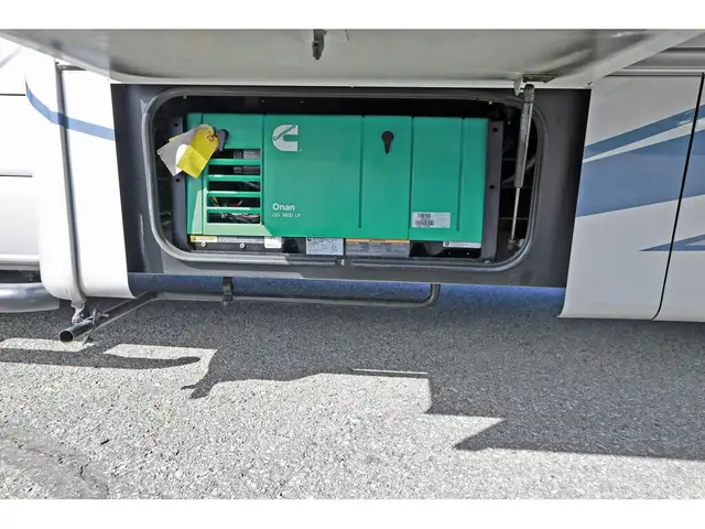 2020 Entegra Coach Qwest 24L 1 extension mercedes turbo diesel S in RVs & Motorhomes in Laval / North Shore - Image 36