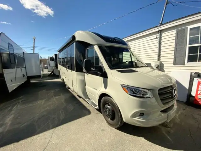 2026 Leisure Travel Unity U24CB in RVs & Motorhomes in Bedford - Image 4