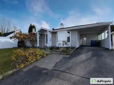 OPPORTUNITÉ !!PRÈS DE TOUS LES SERVICES AVEC GRAND TERRAIN ARRIÈRE!! Vous cherchez une belle maison...